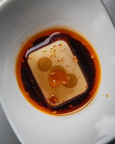 Liang Fen servito con olio rosso piccante