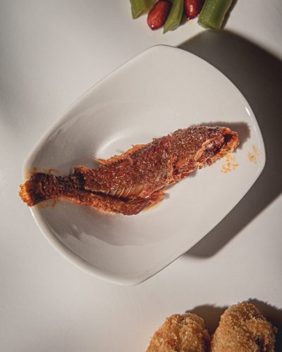 Corvina in agrodolce servita intera