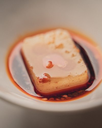 Liang Fen piccante servito con olio rosso